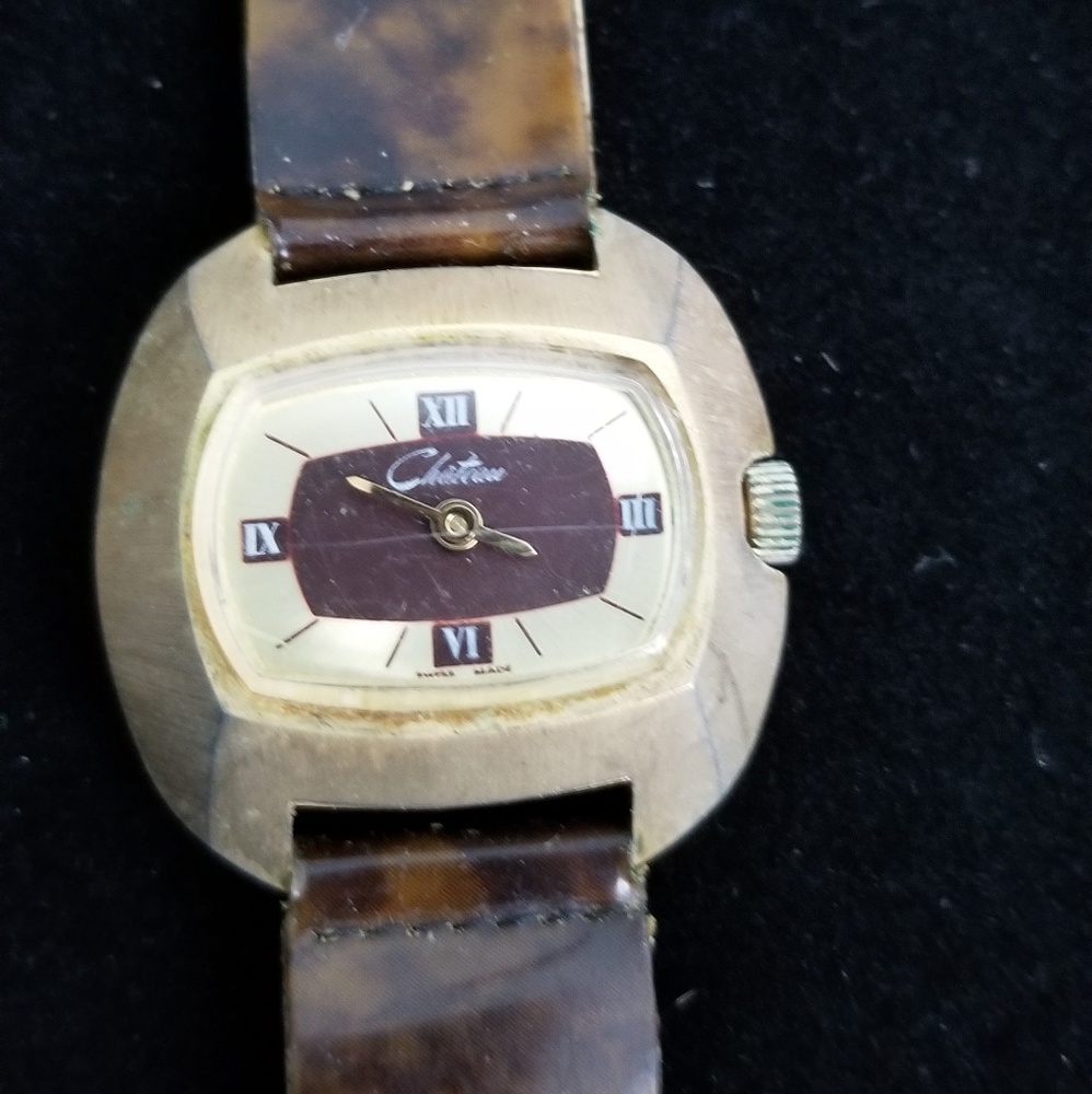 Charlton gold tone watch